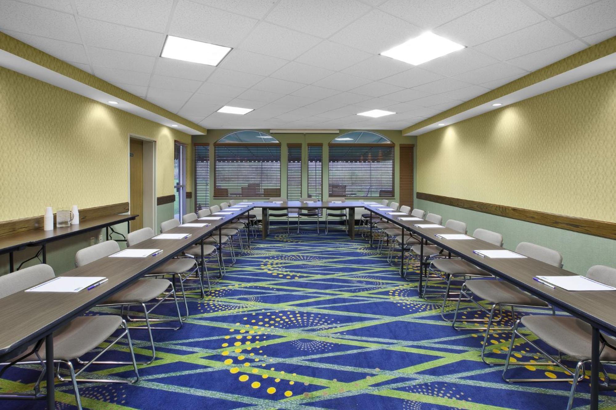 Holiday Inn Express Irwin Pa Tpk Exit 67 By Ihg Dış mekan fotoğraf