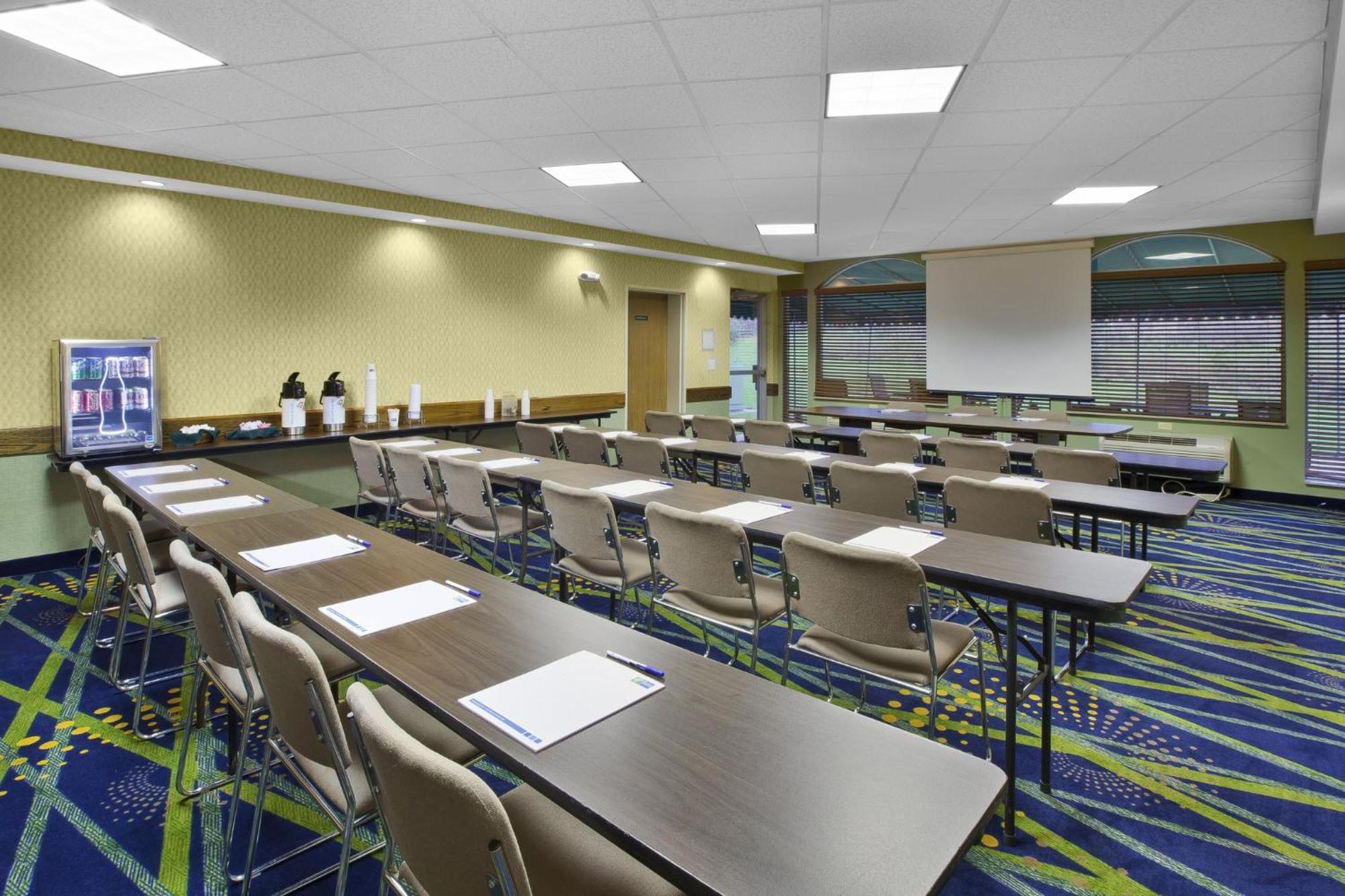 Holiday Inn Express Irwin Pa Tpk Exit 67 By Ihg Dış mekan fotoğraf
