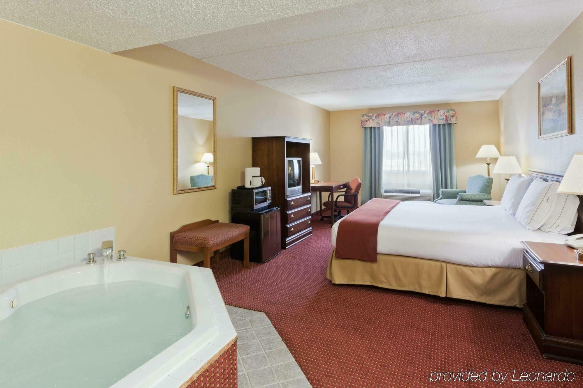 Holiday Inn Express Irwin Pa Tpk Exit 67 By Ihg Dış mekan fotoğraf