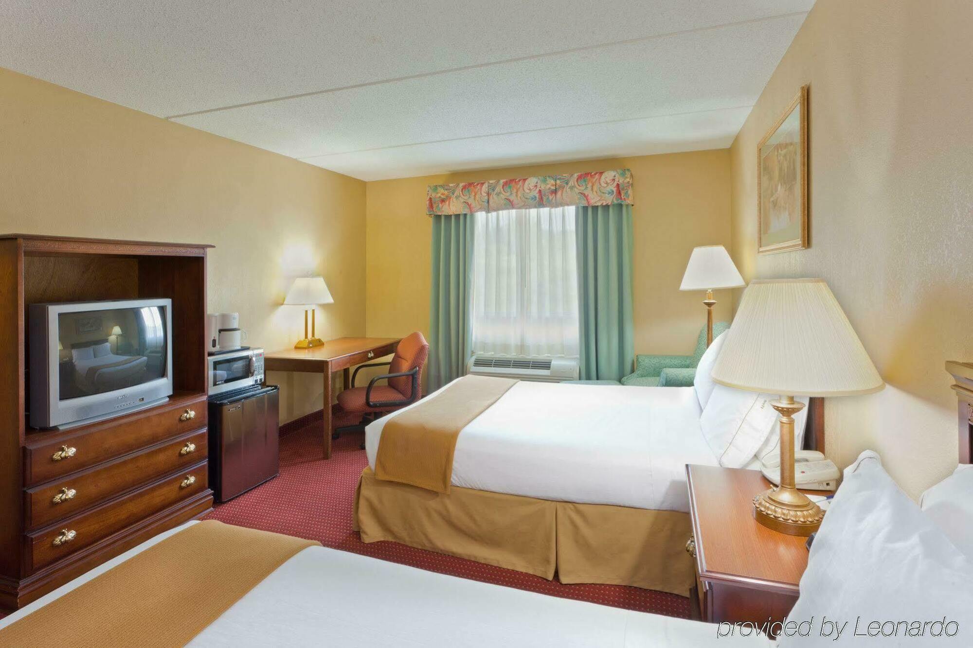 Holiday Inn Express Irwin Pa Tpk Exit 67 By Ihg Dış mekan fotoğraf